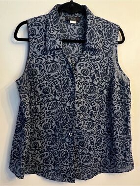 Sleeveless Button-Down Top in Navy Floral Pattern